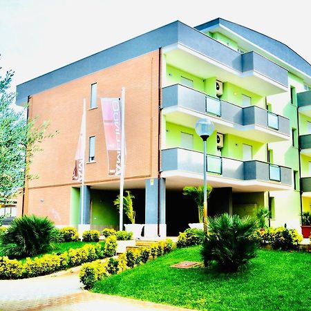 Isa Residence Fiumicino Airport Bagian luar foto